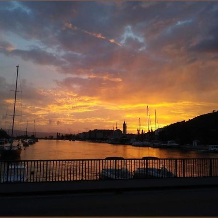 Apartmani Branko Vojnovic Omiš Exteriör bild