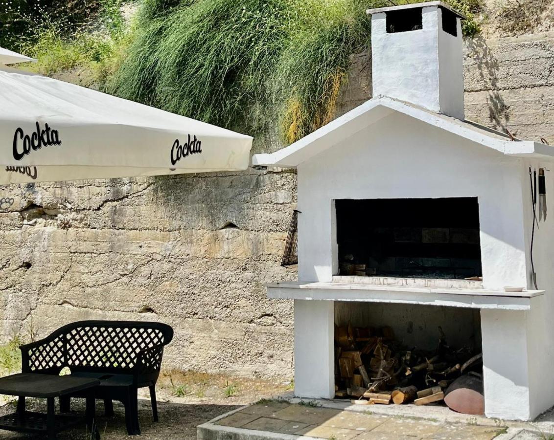 Apartmani Branko Vojnovic Omiš Exteriör bild