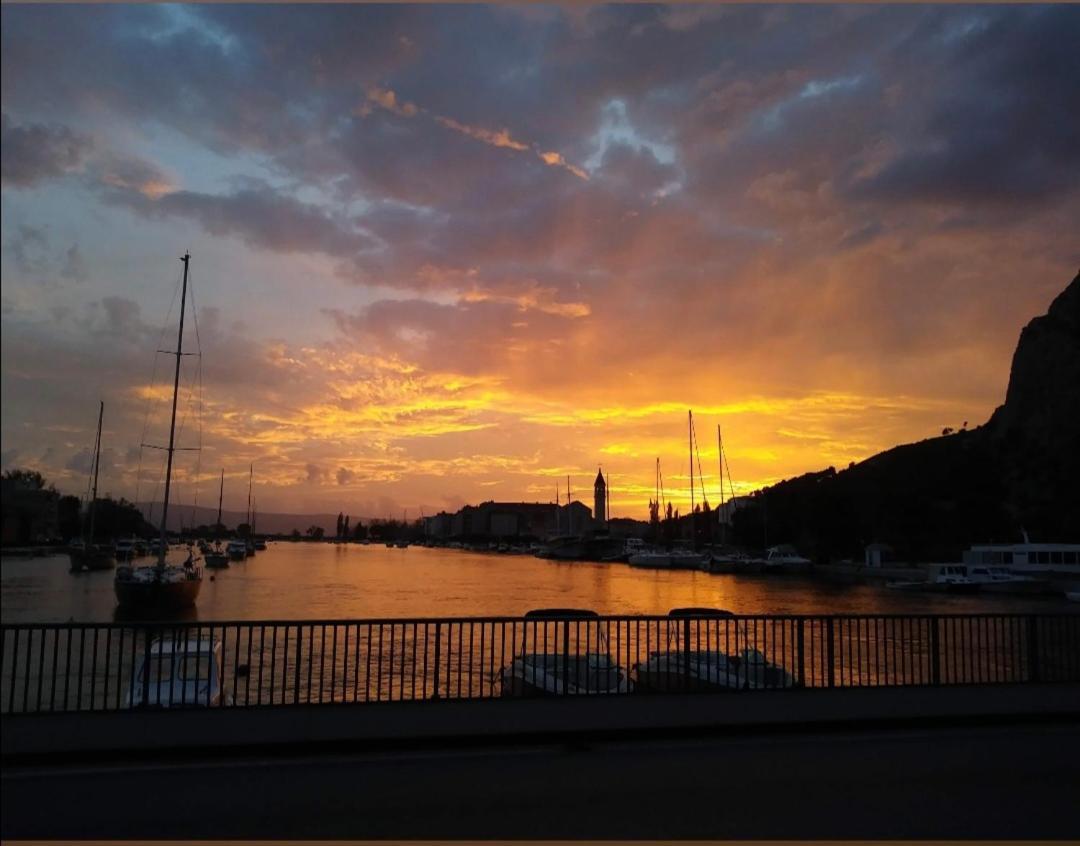 Apartmani Branko Vojnovic Omiš Exteriör bild