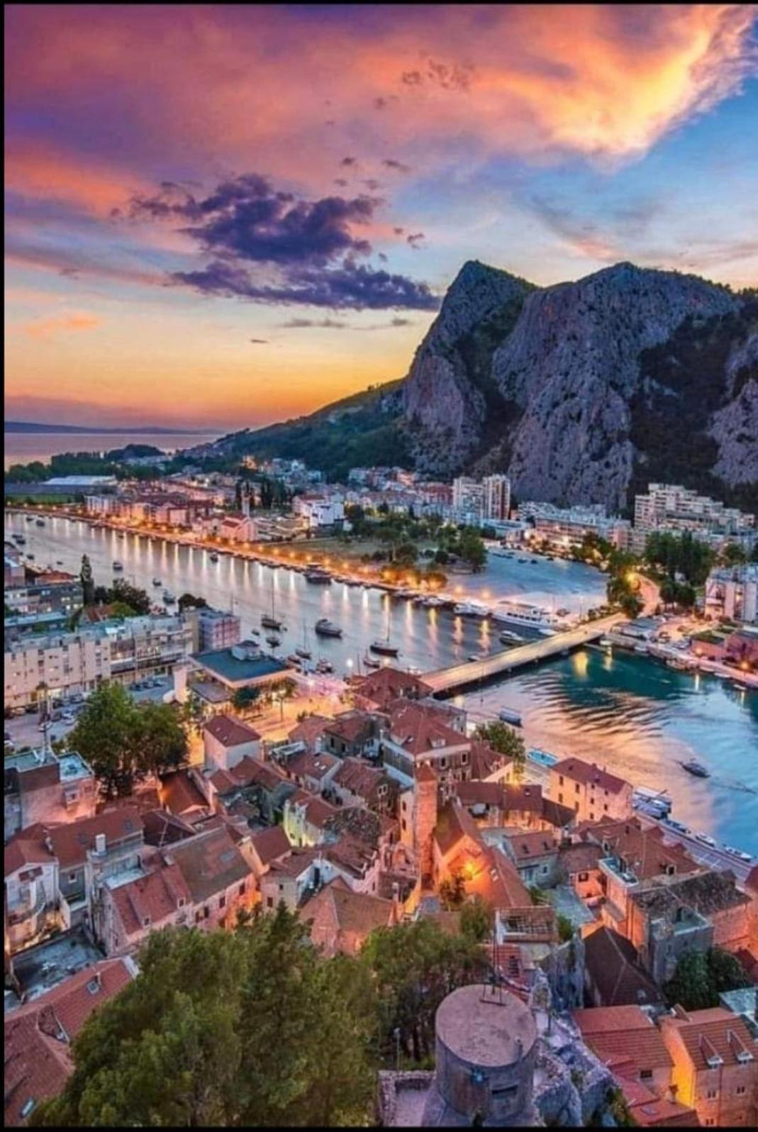 Apartmani Branko Vojnovic Omiš Exteriör bild
