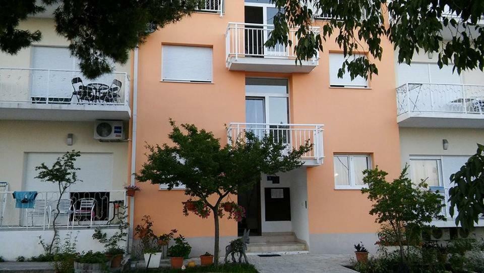 Apartmani Branko Vojnovic Omiš Exteriör bild