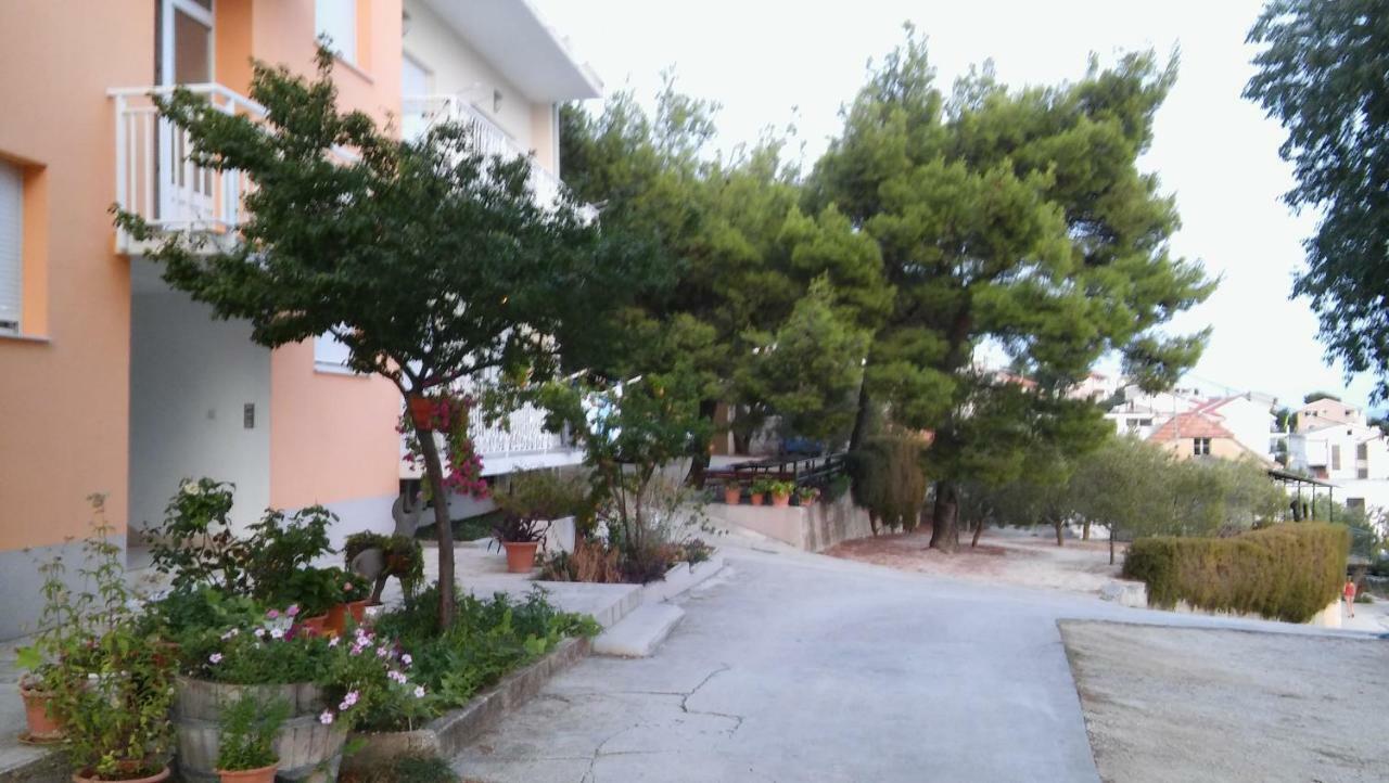 Apartmani Branko Vojnovic Omiš Exteriör bild